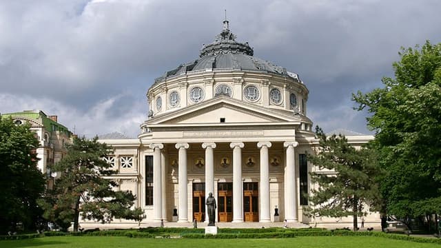 Day excursion to Bucharest (lunch included)